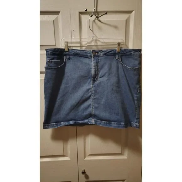 Lee Regular Fit Mid-Rise Denim Skort 22M - Picture 1 of 7
